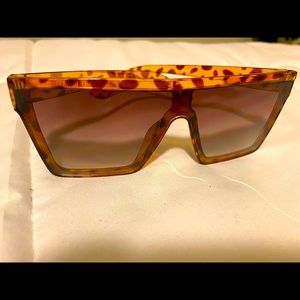 SUMMER‼️🕶☀️ Leopard Print Sunglasses/Shades